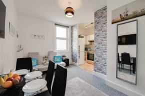 1 Bed close to Historic Dockyard